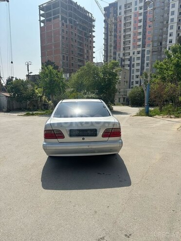 Mercedes E 240 1999, 240,000 km - 2.4 л - Bakı