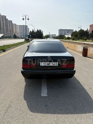 Mercedes E 280 1998, 189,604 km - 2.8 l - Bakı