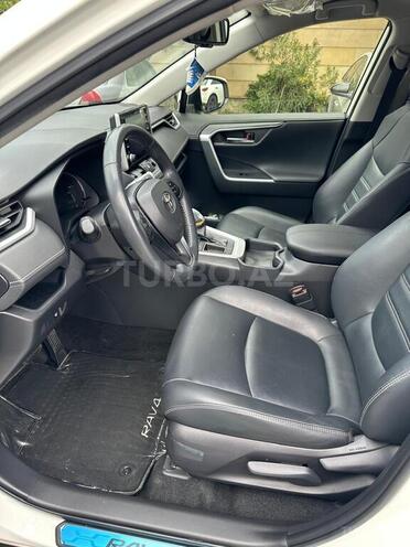 Toyota RAV4 2019, 24,200 km - 2.0 l - Bakı