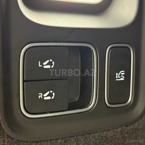 Li Auto L9-17