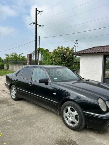 Mercedes E 240 1998, 97,000 km - 2.4 l - Zərdab