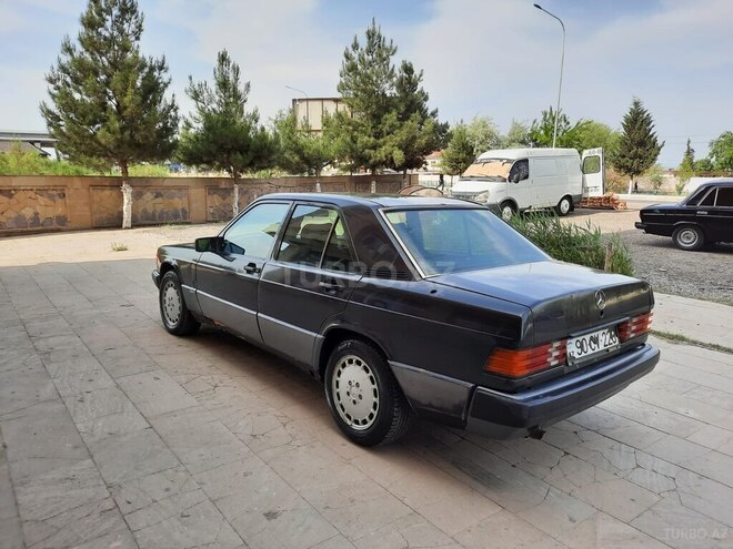 Mercedes 190 1990, 69,852 km - 2.3 l - Salyan