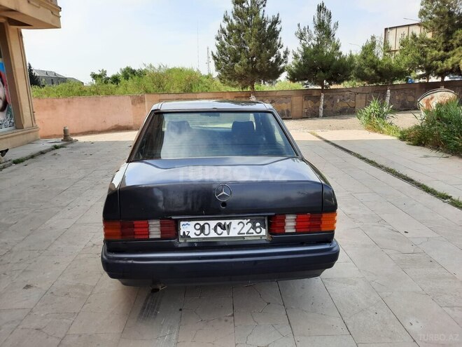 Mercedes 190 1990, 69,852 km - 2.3 l - Salyan