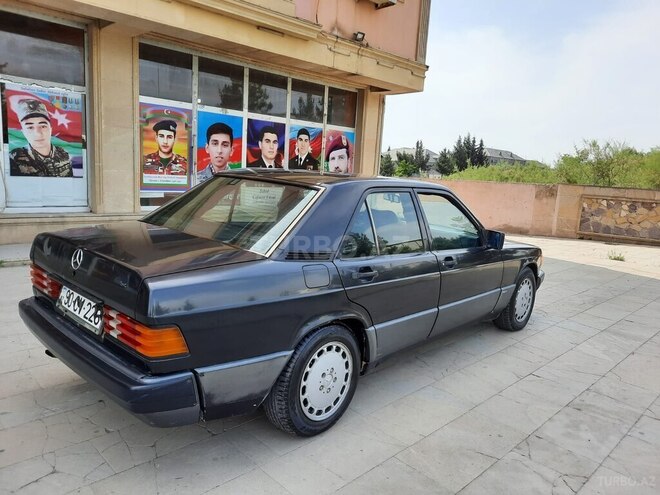 Mercedes 190 1990, 69,852 km - 2.3 l - Salyan