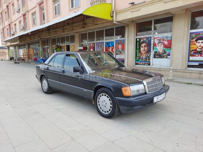 Mercedes 190 1990, 69,852 km - 2.3 l - Salyan
