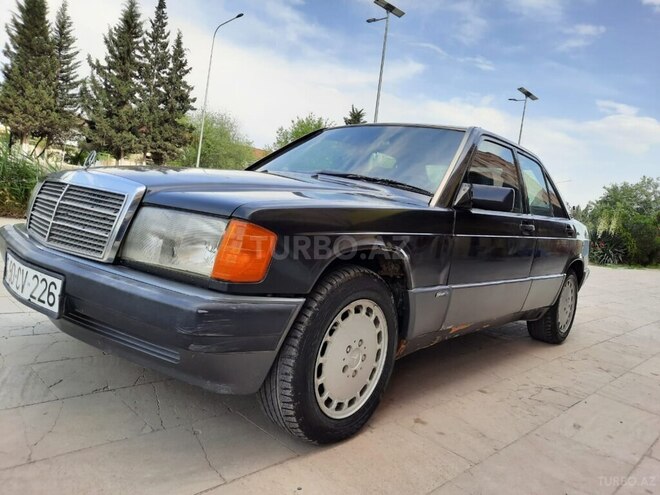 Mercedes 190 1990, 69,852 km - 2.3 l - Salyan