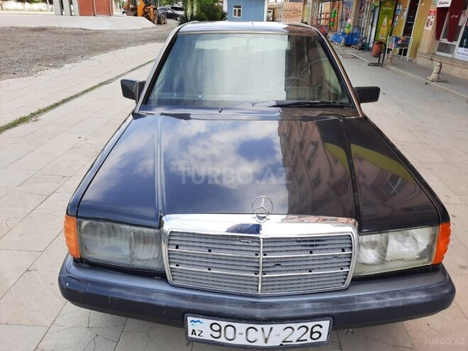 Mercedes 190 1990, 69,852 km - 2.3 l - Salyan
