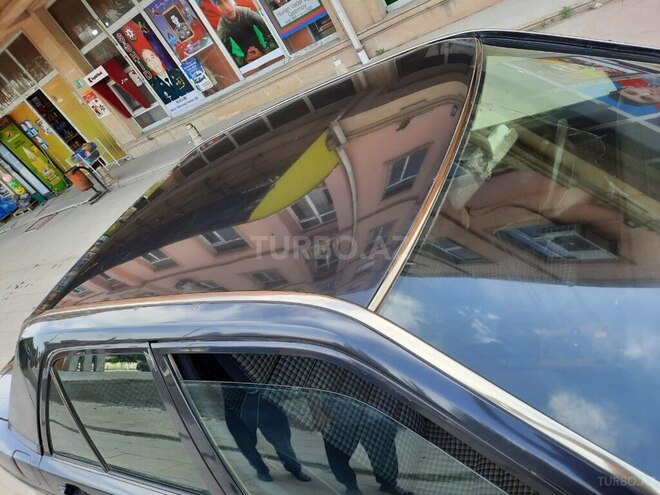 Mercedes 190 1990, 69,852 km - 2.3 l - Salyan
