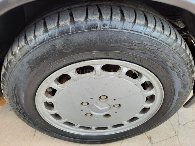 Mercedes 190 1990, 69,852 km - 2.3 l - Salyan