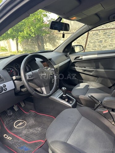 Opel Astra 2006, 278,000 km - 1.4 л - Şəki