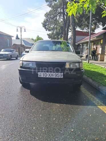 Opel Vectra 1994, 460,000 km - 2.0 l - Qax