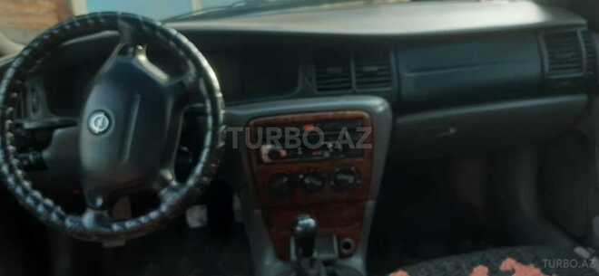 Opel Vectra 1996, 250,000 km - 1.6 l - Qazax