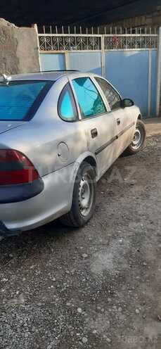 Opel Vectra 1996, 250,000 km - 1.6 l - Qazax