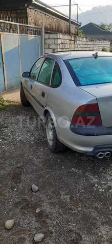 Opel Vectra 1996, 250,000 km - 1.6 l - Qazax