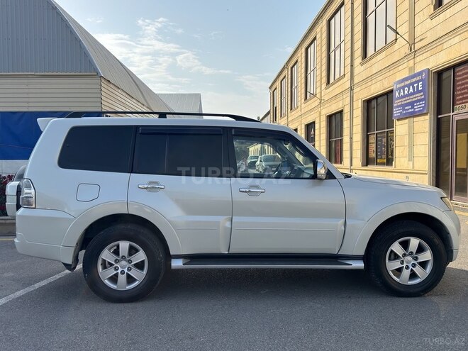 Mitsubishi Pajero 2007, 241,000 km - 3.0 l - Bakı