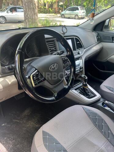 Hyundai Elantra 2018, 108,880 km - 2.0 л - Bakı
