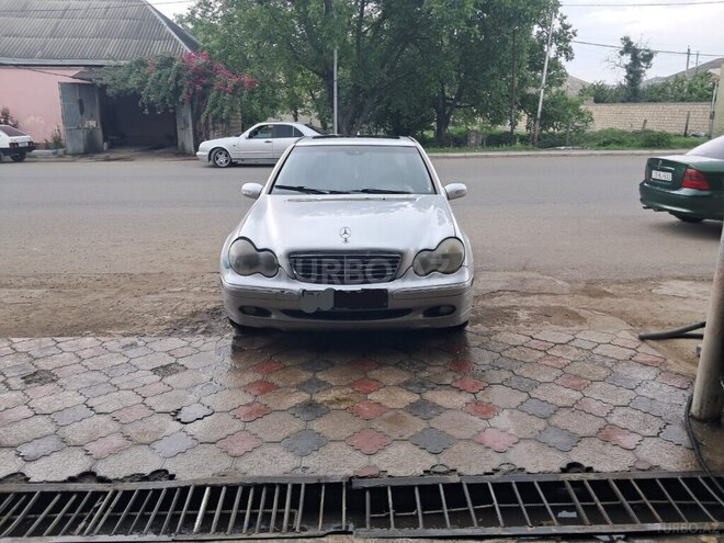 Mercedes C 240 2002, 153,500 km - 2.4 l - Qazax