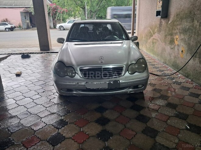 Mercedes C 240 2002, 153,500 km - 2.4 l - Qazax