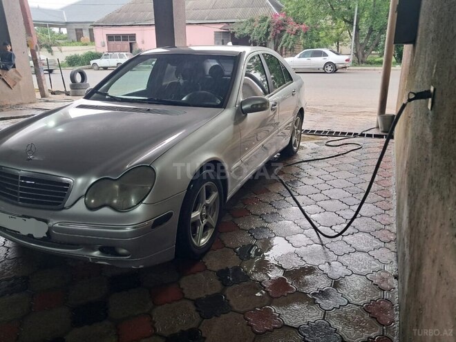 Mercedes C 240 2002, 153,500 km - 2.4 l - Qazax