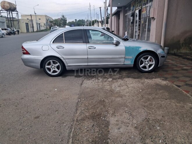Mercedes C 240 2002, 153,500 km - 2.4 l - Qazax