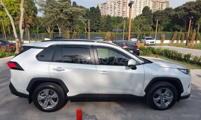 Toyota RAV4 2024, 2,000 km - 2.5 л - Bakı