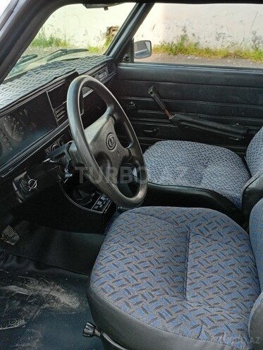 LADA (VAZ) 2106 2002, 95,000 km - 1.6 l - Ucar