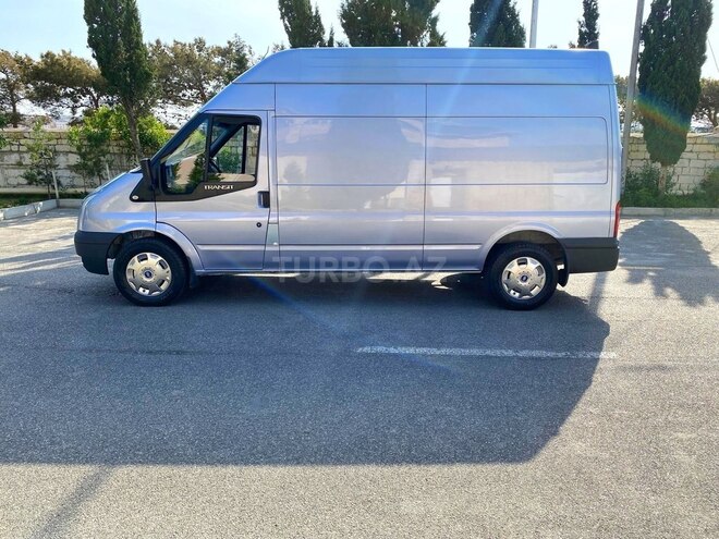 Ford Transit-3