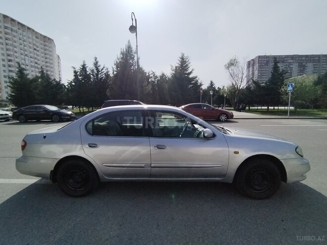 Nissan Maxima-5