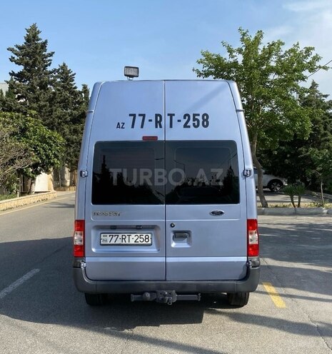 Ford Transit-9