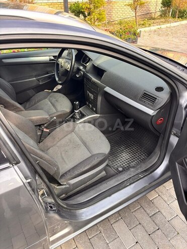Opel Astra 2005, 290,000 km - 1.3 l - Şəki