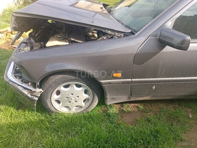 Mercedes C 180 1995, 101,111 km - 1.8 л - Sabirabad