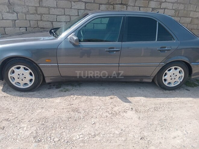 Mercedes C 180 1995, 101,111 km - 1.8 л - Sabirabad