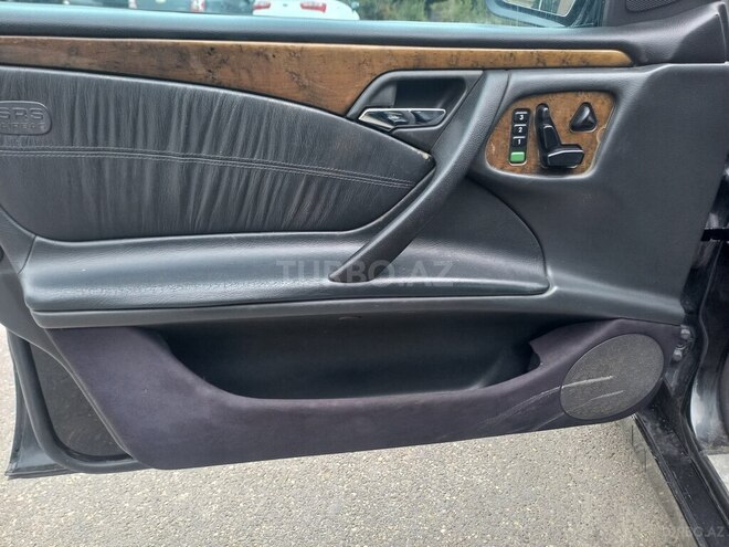 Mercedes E 320 2000, 455,000 km - 3.2 л - Bakı