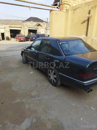 Mercedes E 200 1993, 157,000 km - 2.0 l - Bakı