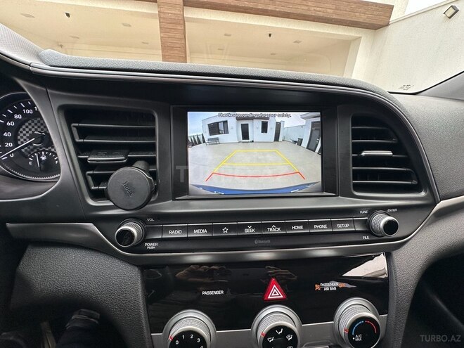 Hyundai Avante 2018, 77,300 km - 1.6 л - Bakı