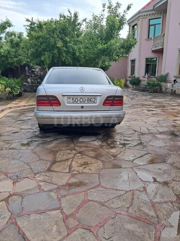 Mercedes E 240 1998, 437,000 km - 2.4 l - Bakı
