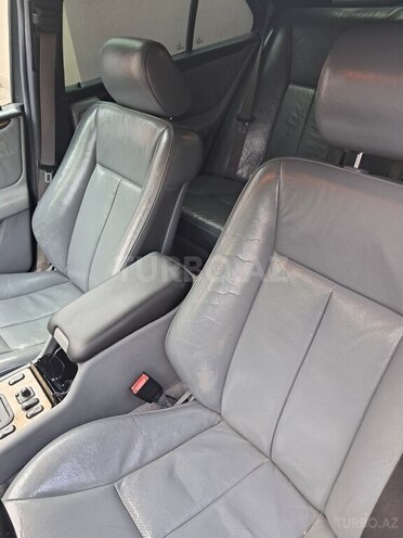Mercedes E 240 1998, 437,000 km - 2.4 l - Bakı