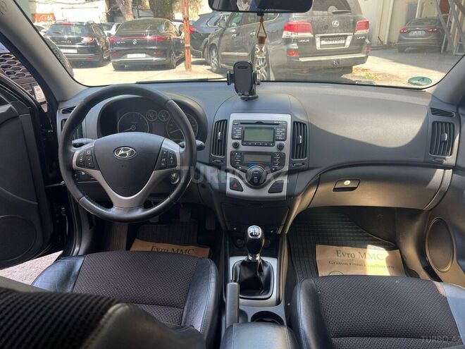 Hyundai i30 2010, 242,000 km - 1.6 л - Bakı