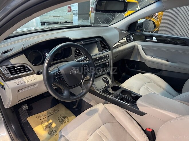 Hyundai Sonata-18