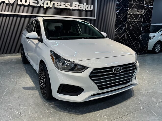 Hyundai Accent-4
