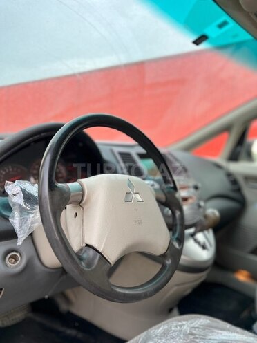 Mitsubishi Grandis 2003, 243,897 km - 2.4 l - Bakı