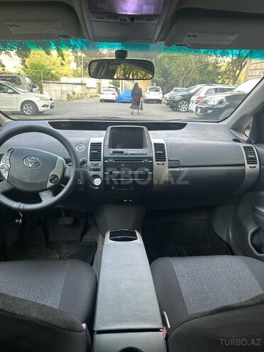 Toyota Prius-10
