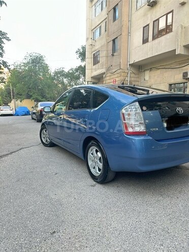 Toyota Prius-5