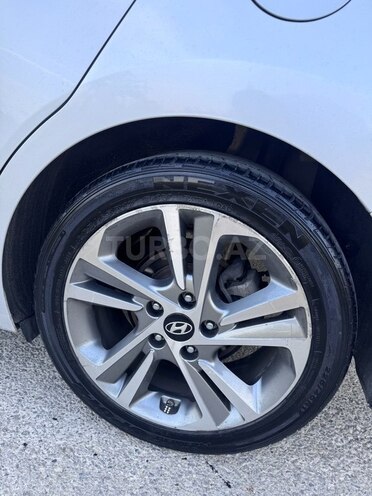 Hyundai Avante 2016, 220,000 km - 1.6 l - Bakı