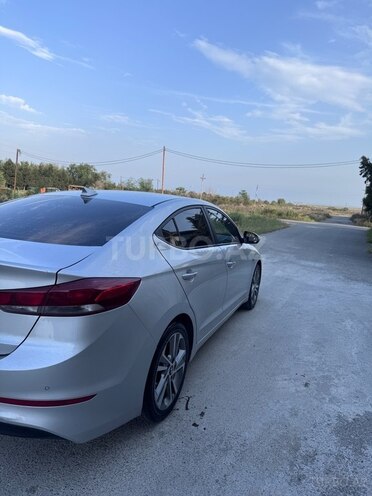 Hyundai Avante 2016, 220,000 km - 1.6 l - Bakı