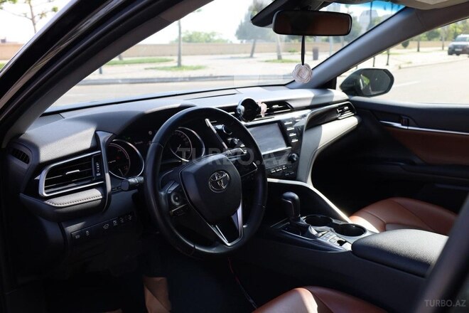 Toyota Camry-13