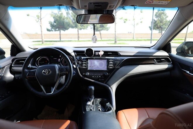 Toyota Camry-12