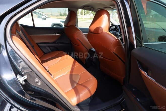 Toyota Camry-14