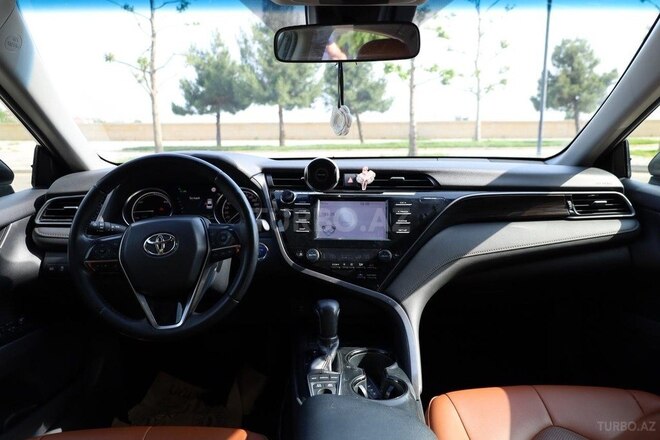 Toyota Camry-15