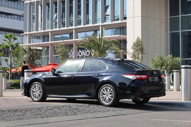 Toyota Camry-6